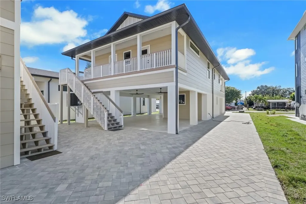 3085 Connecticut Avenue Naples FL 34112