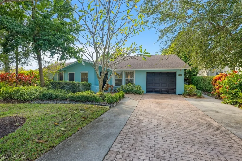 Bonita Springs FL, 27218 Barefoot Lane