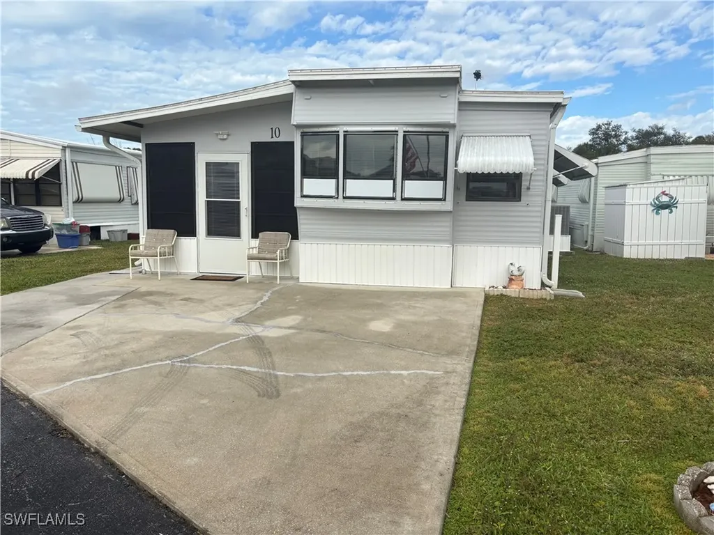 10 Jade Drive Naples FL 34114