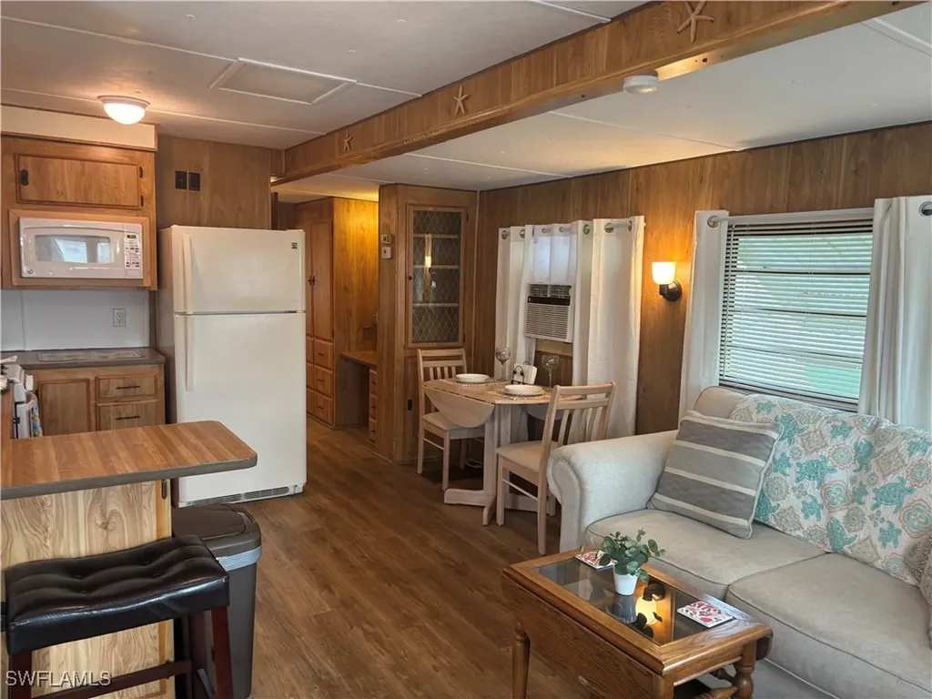 10 Jade Drive Naples FL 34114