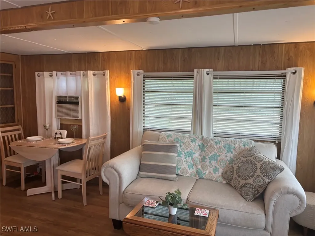 10 Jade Drive Naples FL 34114