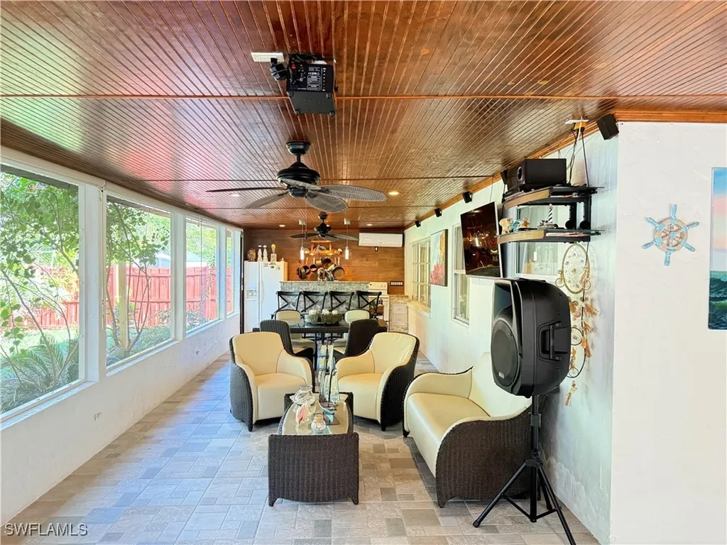 4207 Cindy Avenue Naples FL 34112