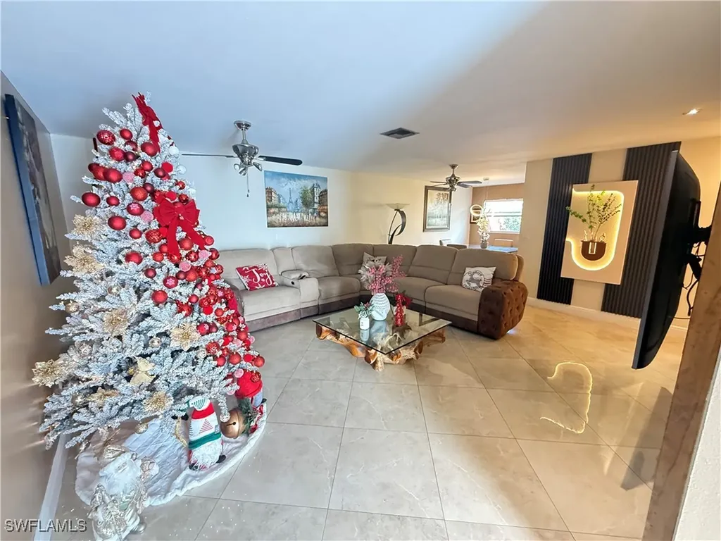 4207 Cindy Avenue Naples FL 34112