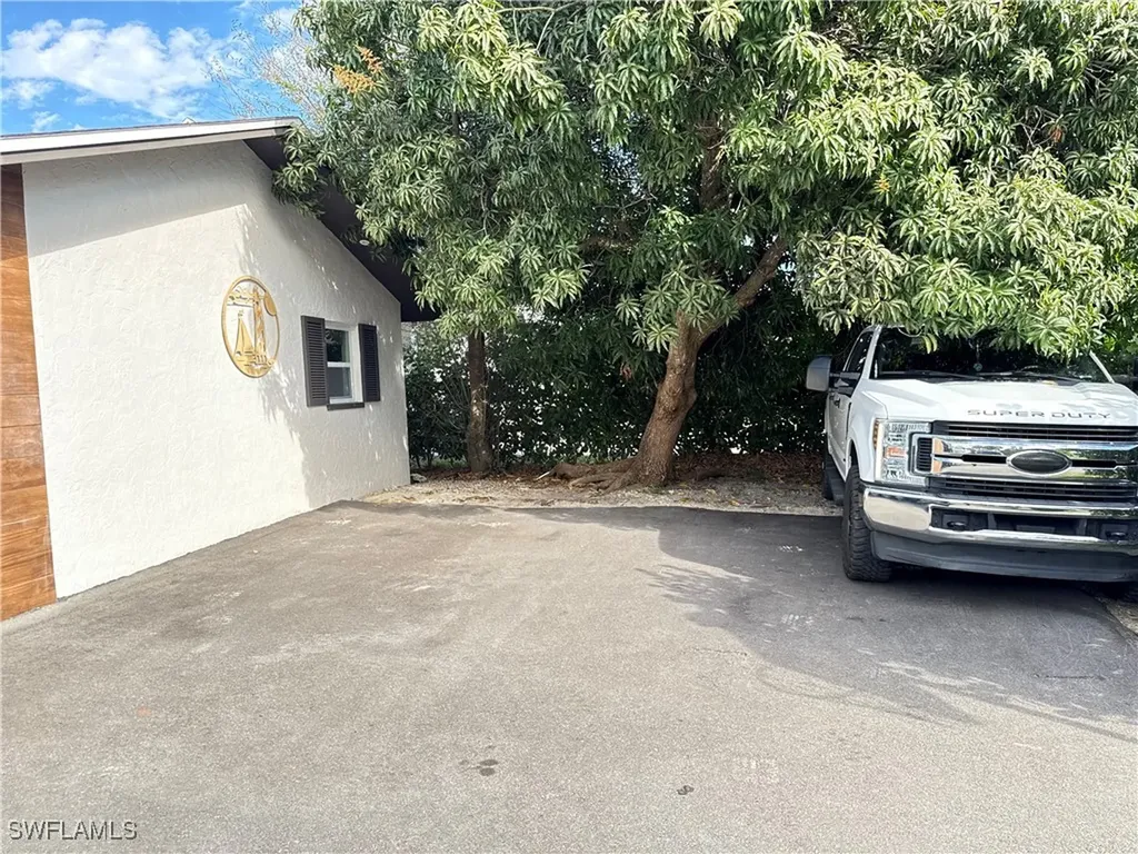 4207 Cindy Avenue Naples FL 34112