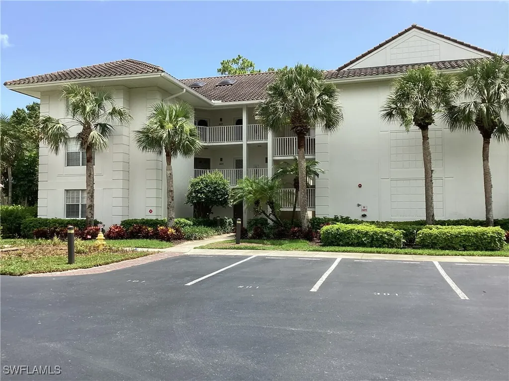 782 Eagle Creek Drive Naples FL 34113