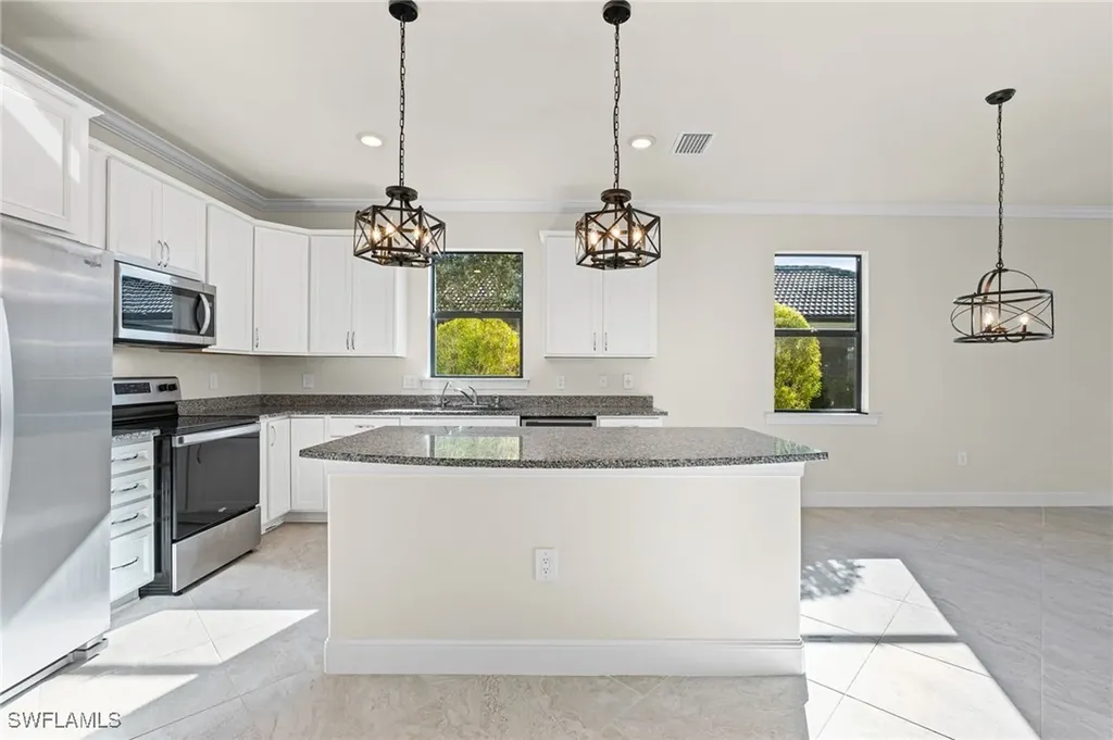 3421 Hampton Boulevard Alva FL 33920