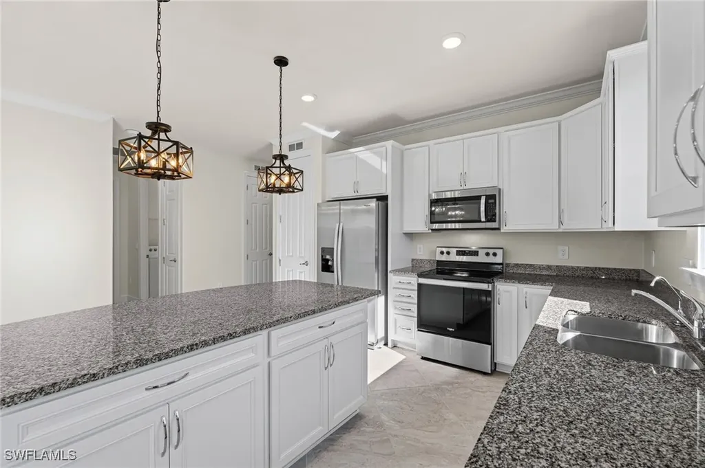 3421 Hampton Boulevard Alva FL 33920