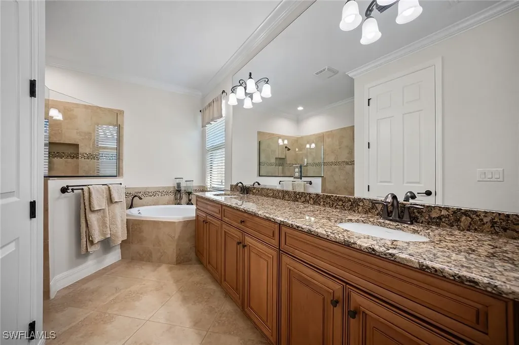 12518 Fenhurst Way Naples FL 34120