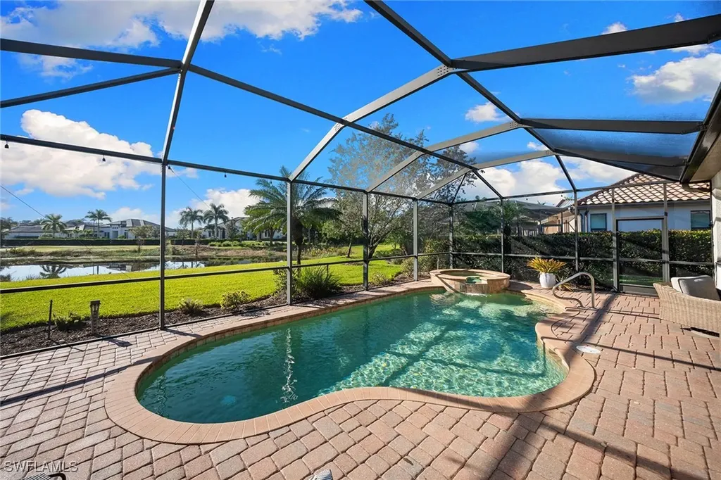 12518 Fenhurst Way Naples FL 34120