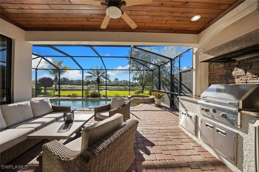 12518 Fenhurst Way Naples FL 34120