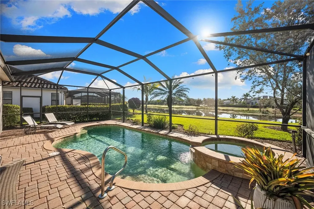 12518 Fenhurst Way Naples FL 34120