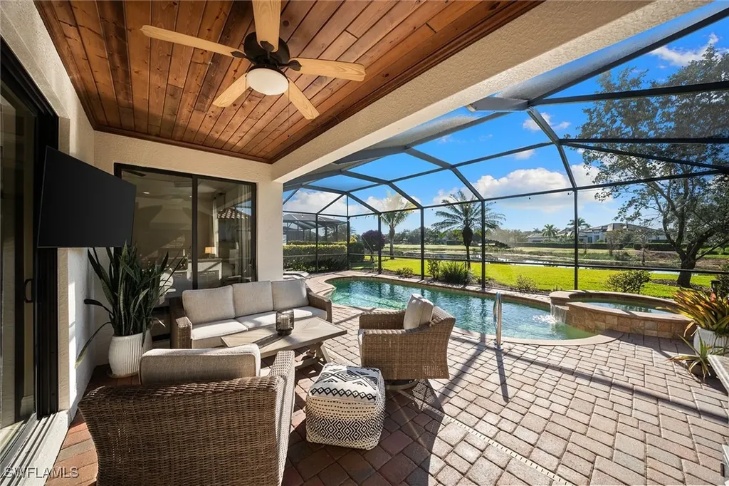 12518 Fenhurst Way Naples FL 34120