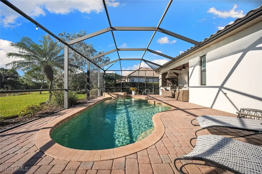 12518 Fenhurst Way Naples FL 34120