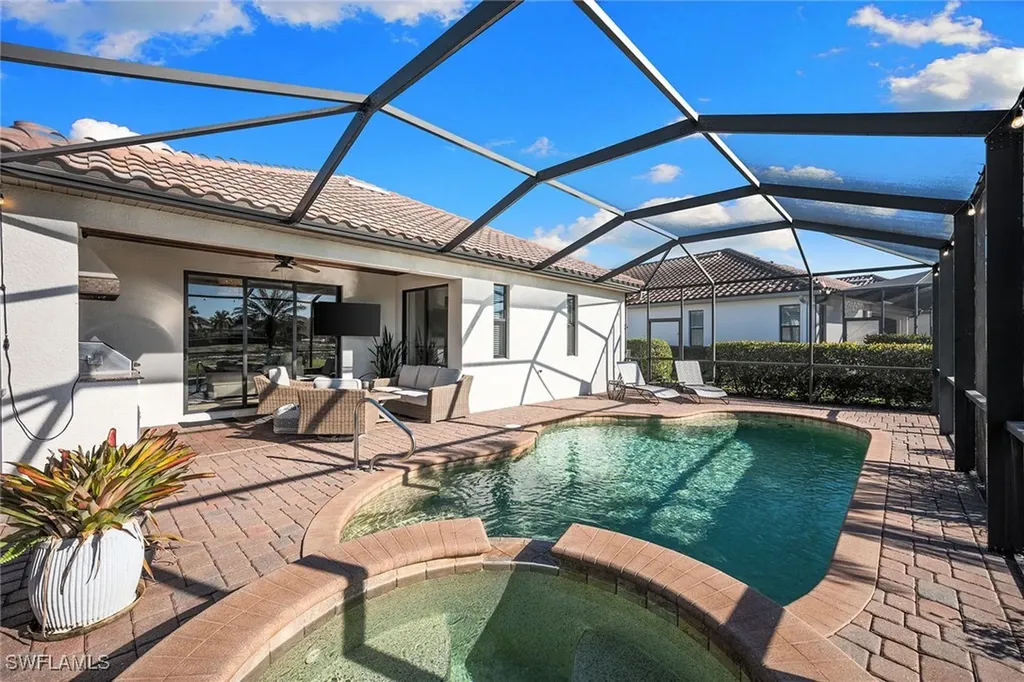 12518 Fenhurst Way Naples FL 34120