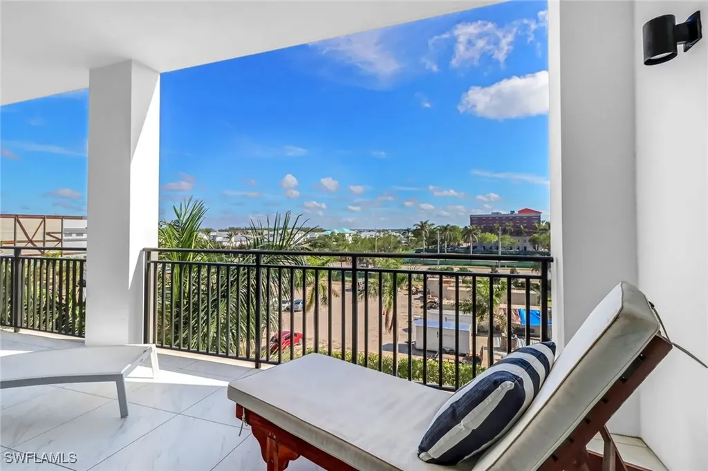 1135 3rd Avenue S Naples FL 34102