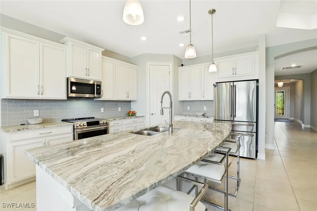 18680 Ensenada Drive Naples FL 34114