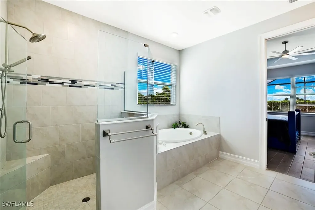 18680 Ensenada Drive Naples FL 34114