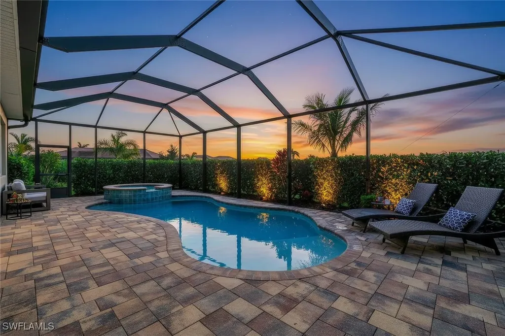 18680 Ensenada Drive Naples FL 34114