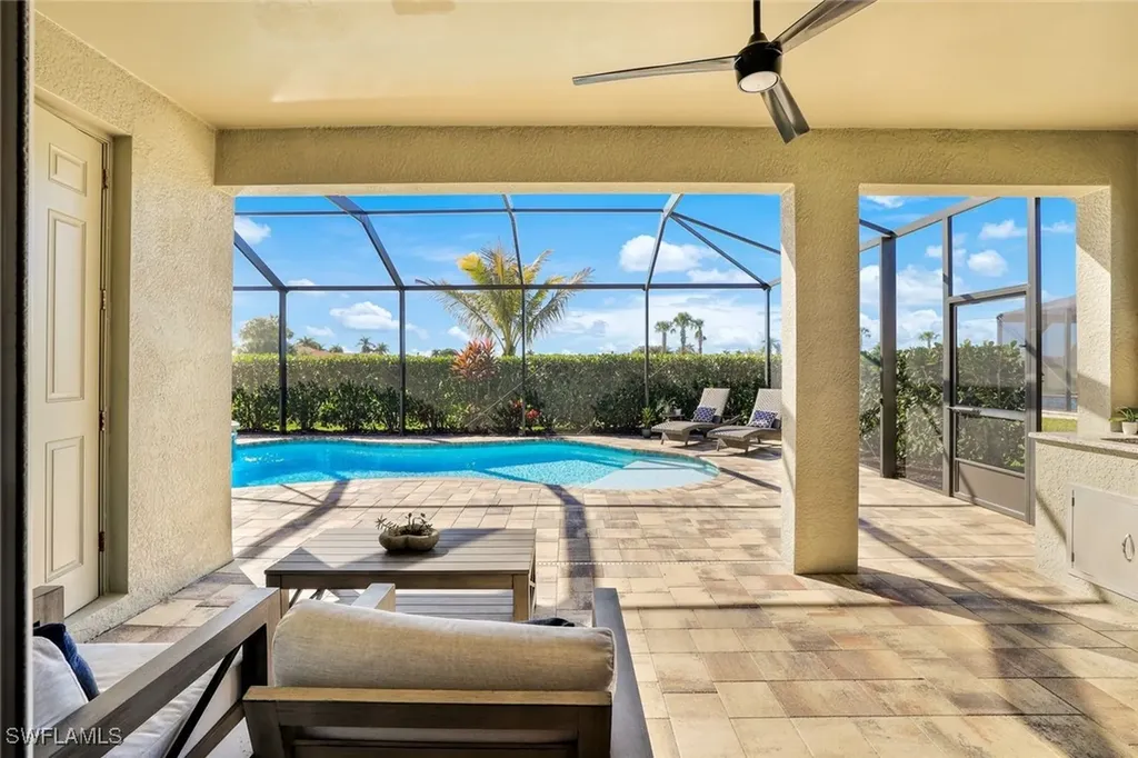 18680 Ensenada Drive Naples FL 34114