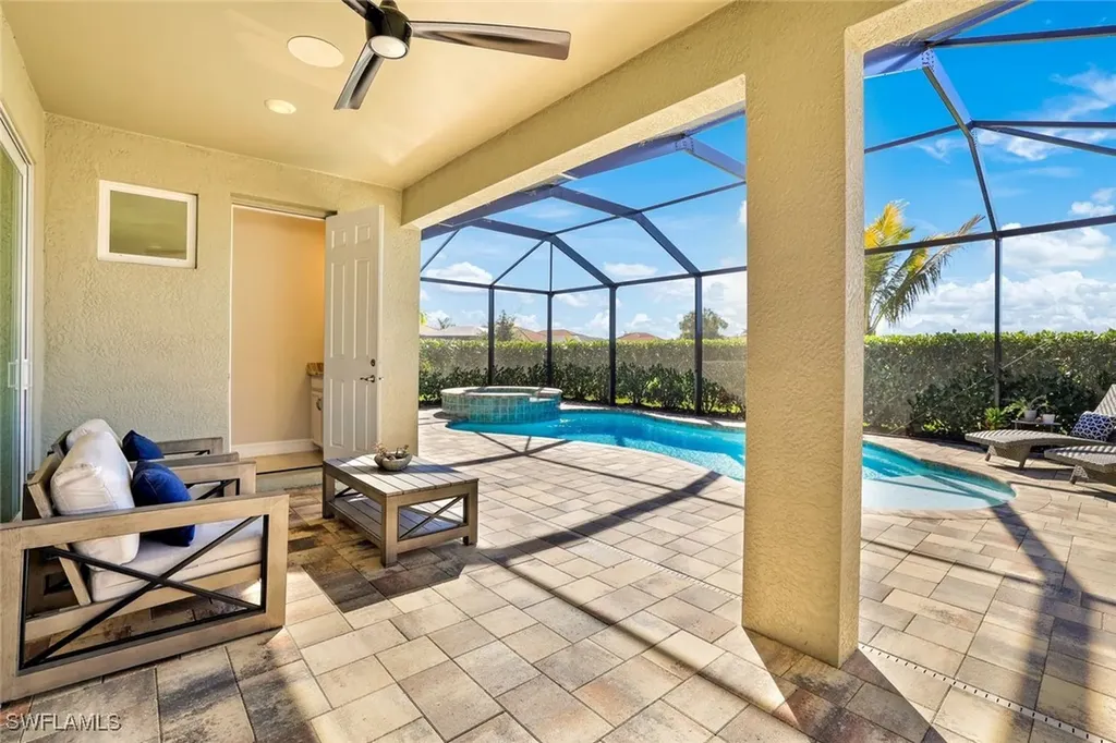 18680 Ensenada Drive Naples FL 34114