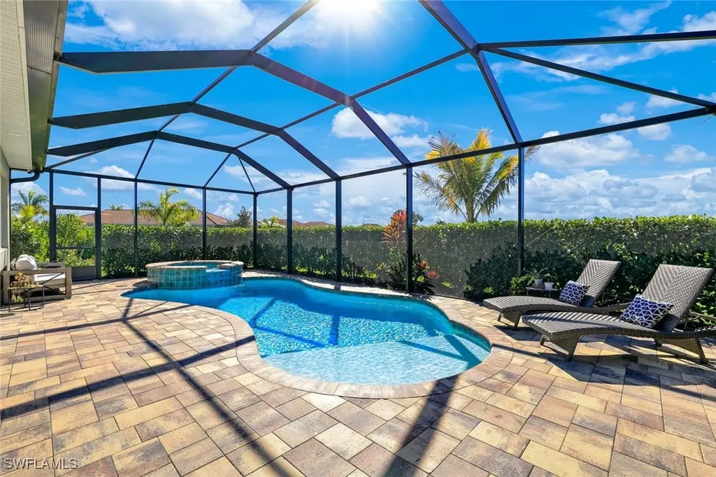 18680 Ensenada Drive Naples FL 34114