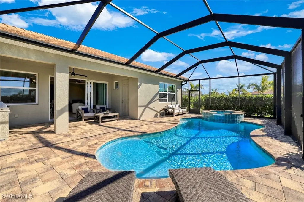 18680 Ensenada Drive Naples FL 34114