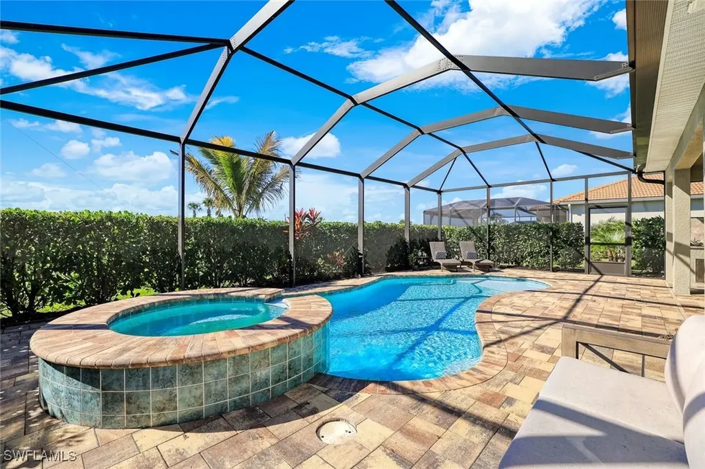 18680 Ensenada Drive Naples FL 34114