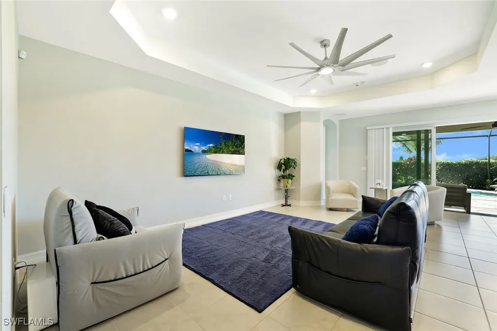 18680 Ensenada Drive Naples FL 34114