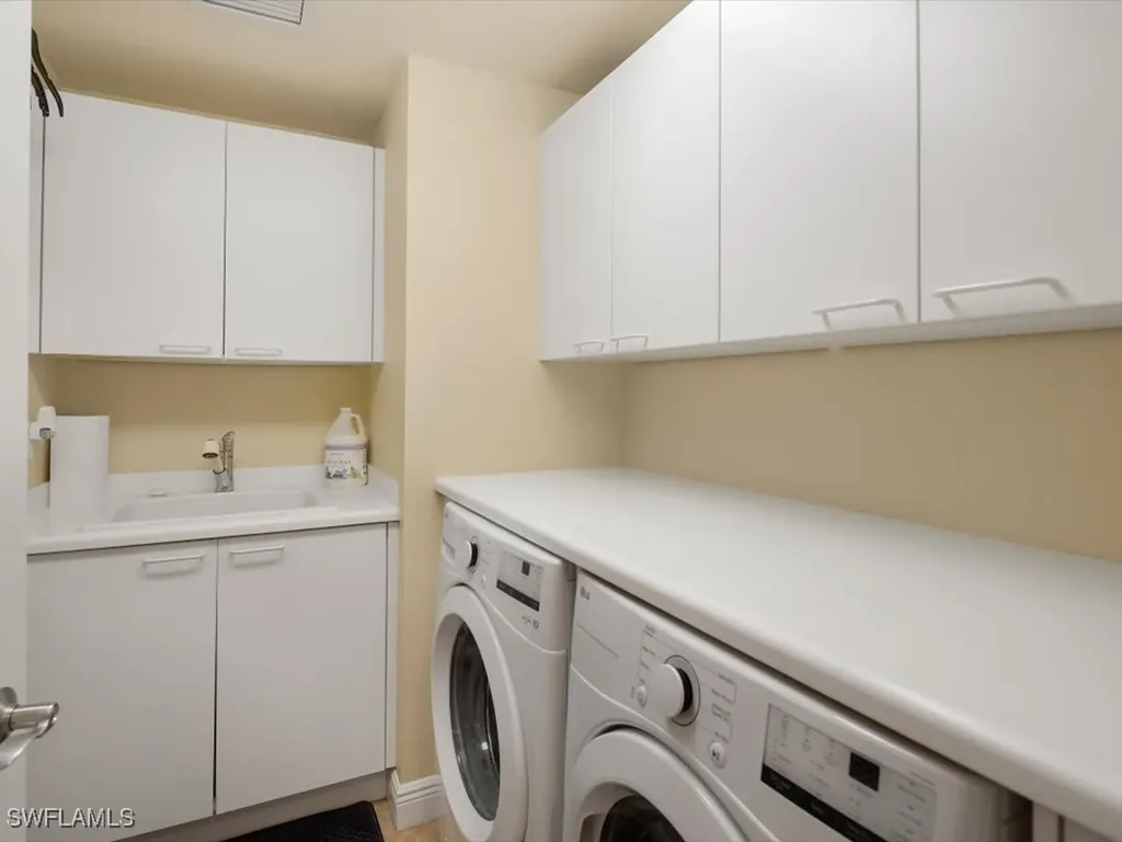 1050 Borghese Lane Naples FL 34114