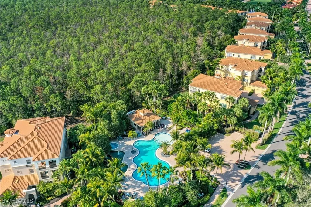 2855 Tiburon Boulevard E Naples FL 34109