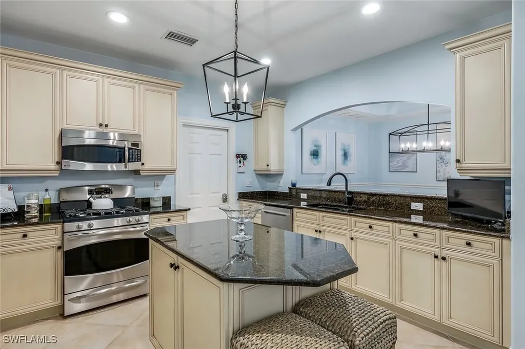 2855 Tiburon Boulevard E Naples FL 34109