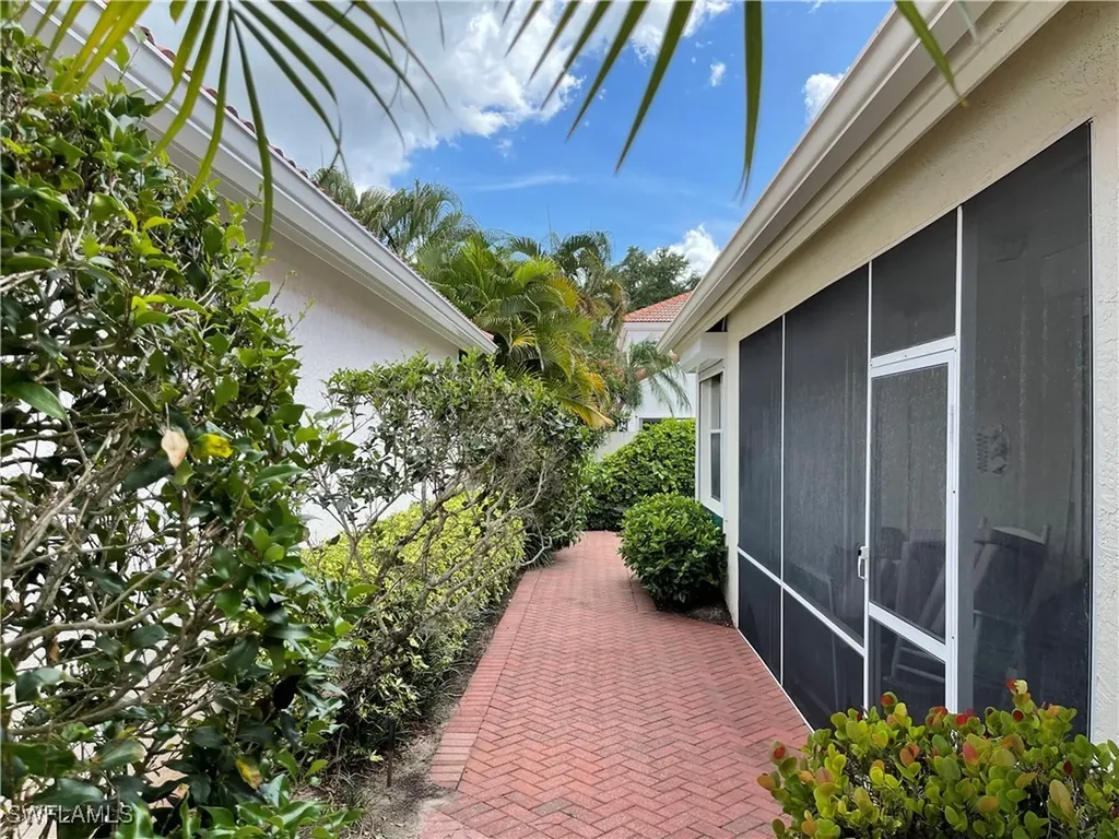 5950 Almaden Drive Naples FL 34119