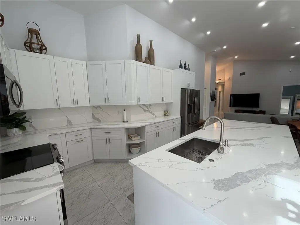 5950 Almaden Drive Naples FL 34119