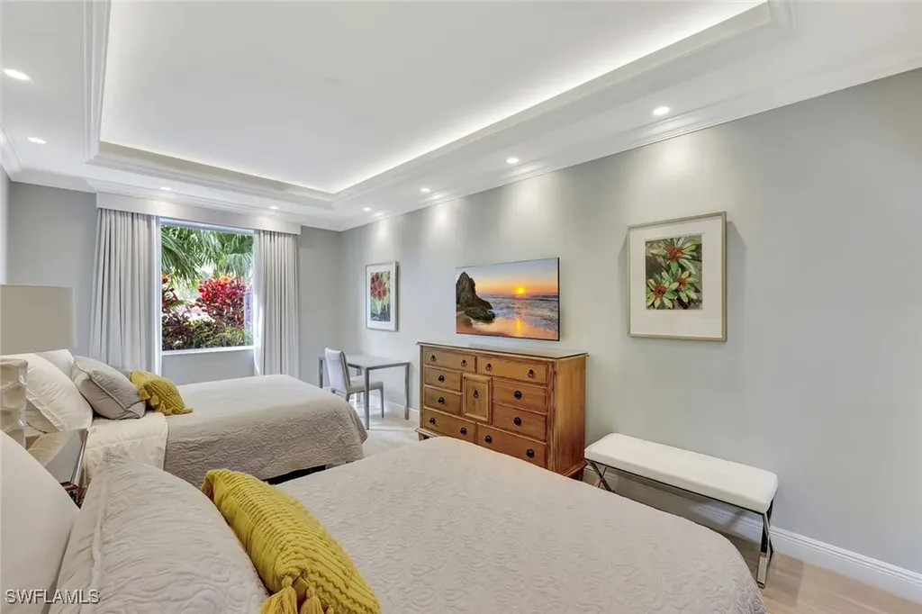 7225 Pelican Bay Boulevard Naples FL 34108