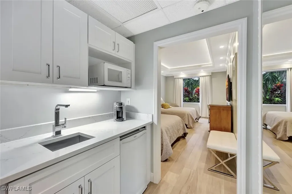 7225 Pelican Bay Boulevard Naples FL 34108