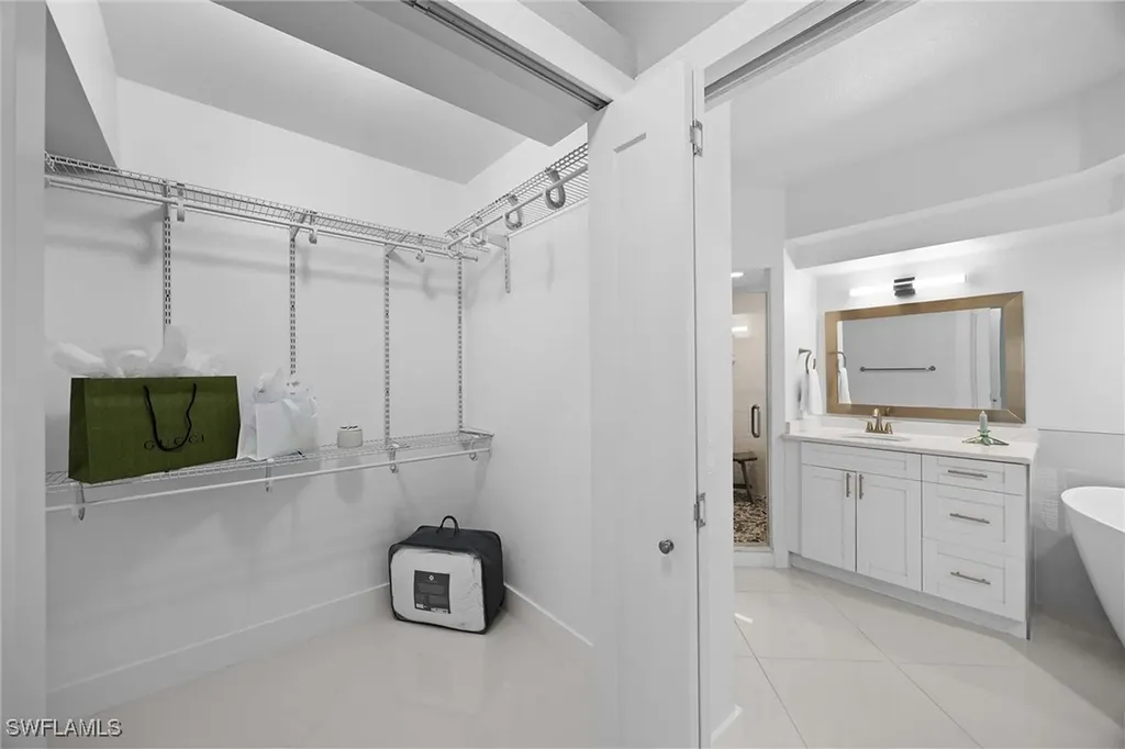 6834 Lantana Bridge Road Naples FL 34109