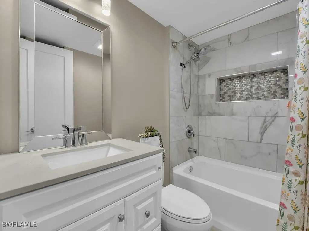 2180 Della Drive Naples FL 34117