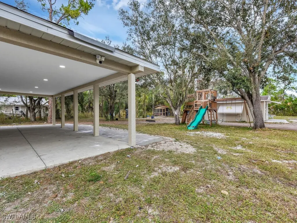 2180 Della Drive Naples FL 34117