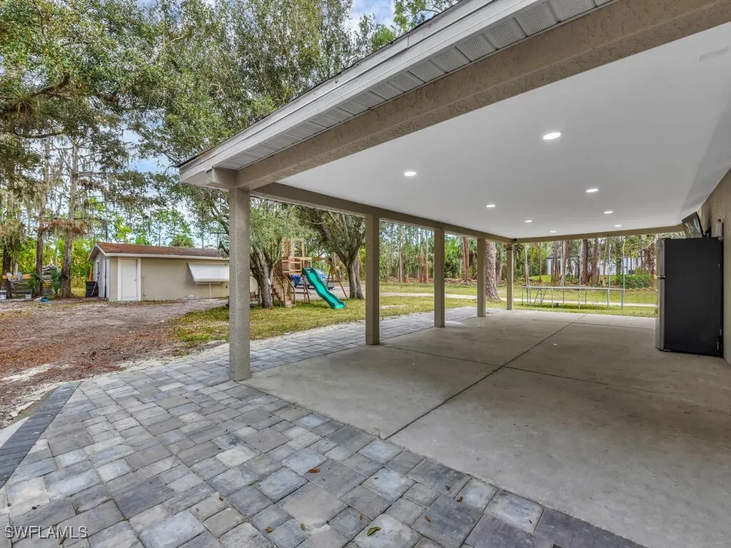 2180 Della Drive Naples FL 34117