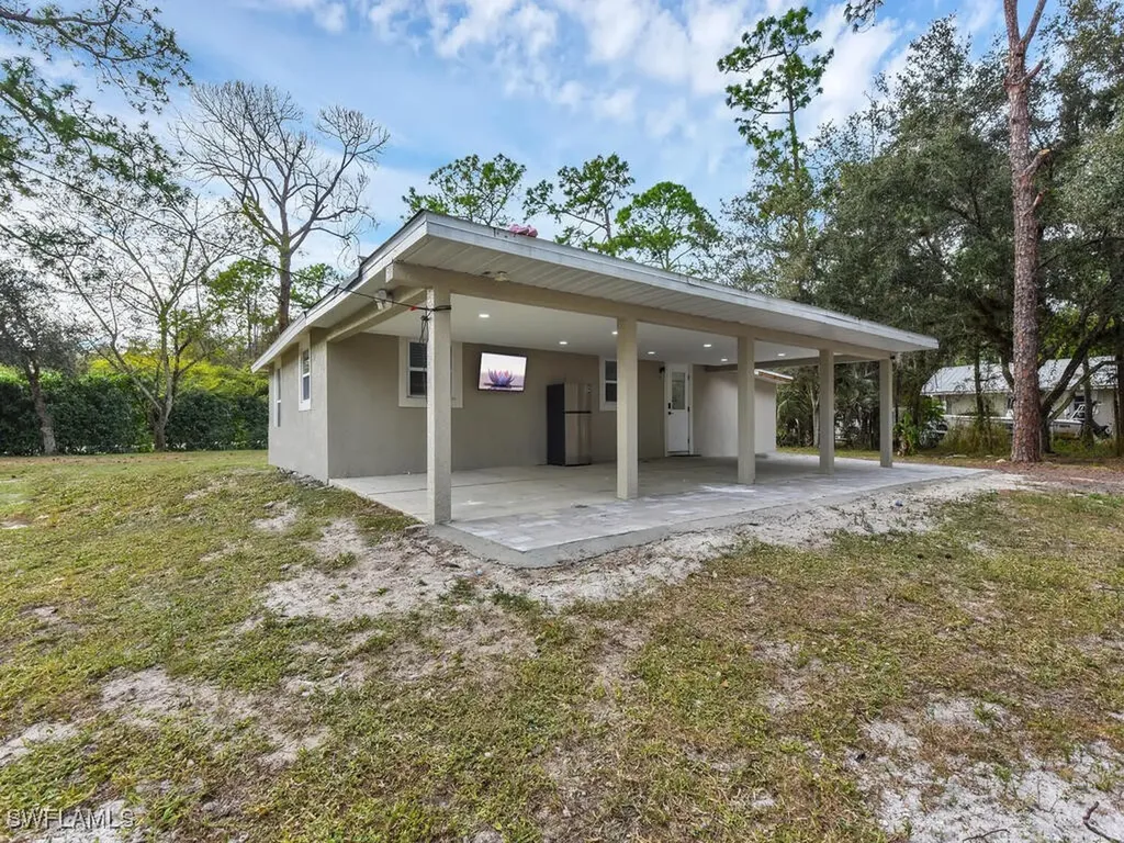 2180 Della Drive Naples FL 34117
