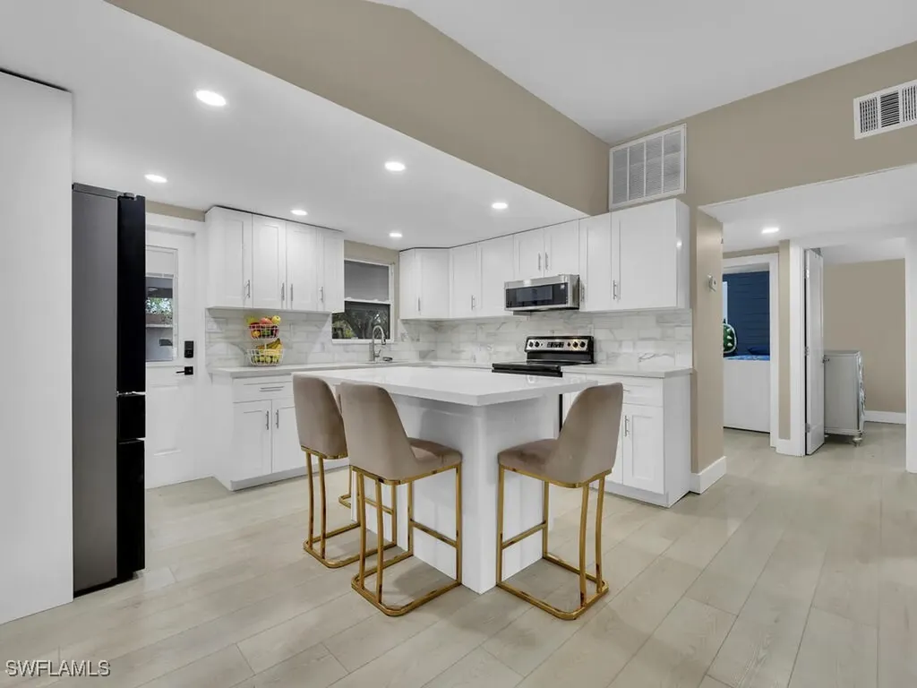 2180 Della Drive Naples FL 34117