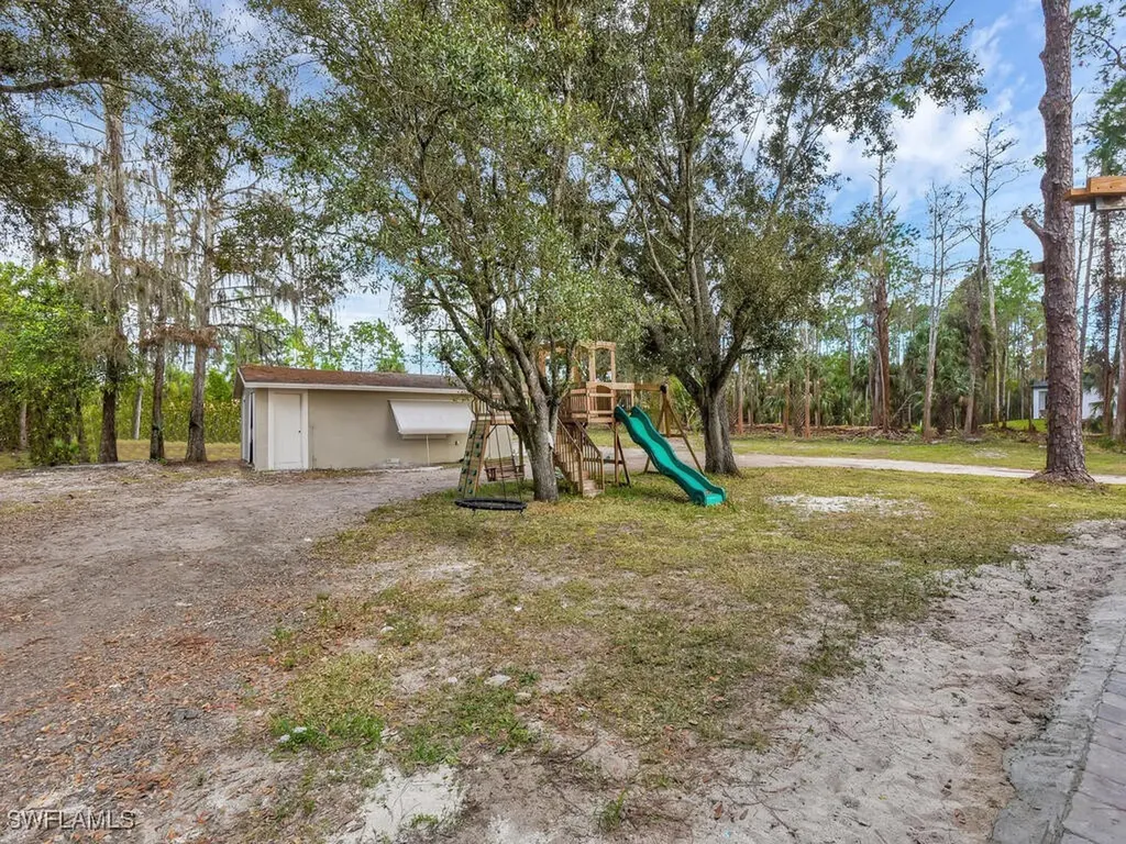 2180 Della Drive Naples FL 34117