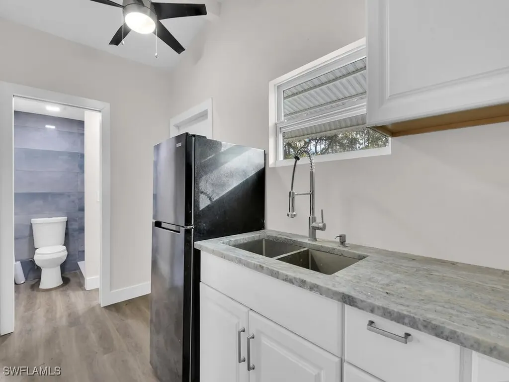2180 Della Drive Naples FL 34117