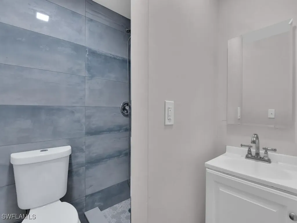 2180 Della Drive Naples FL 34117