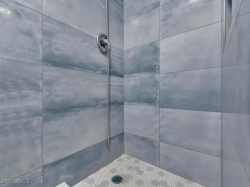 2180 Della Drive Naples FL 34117