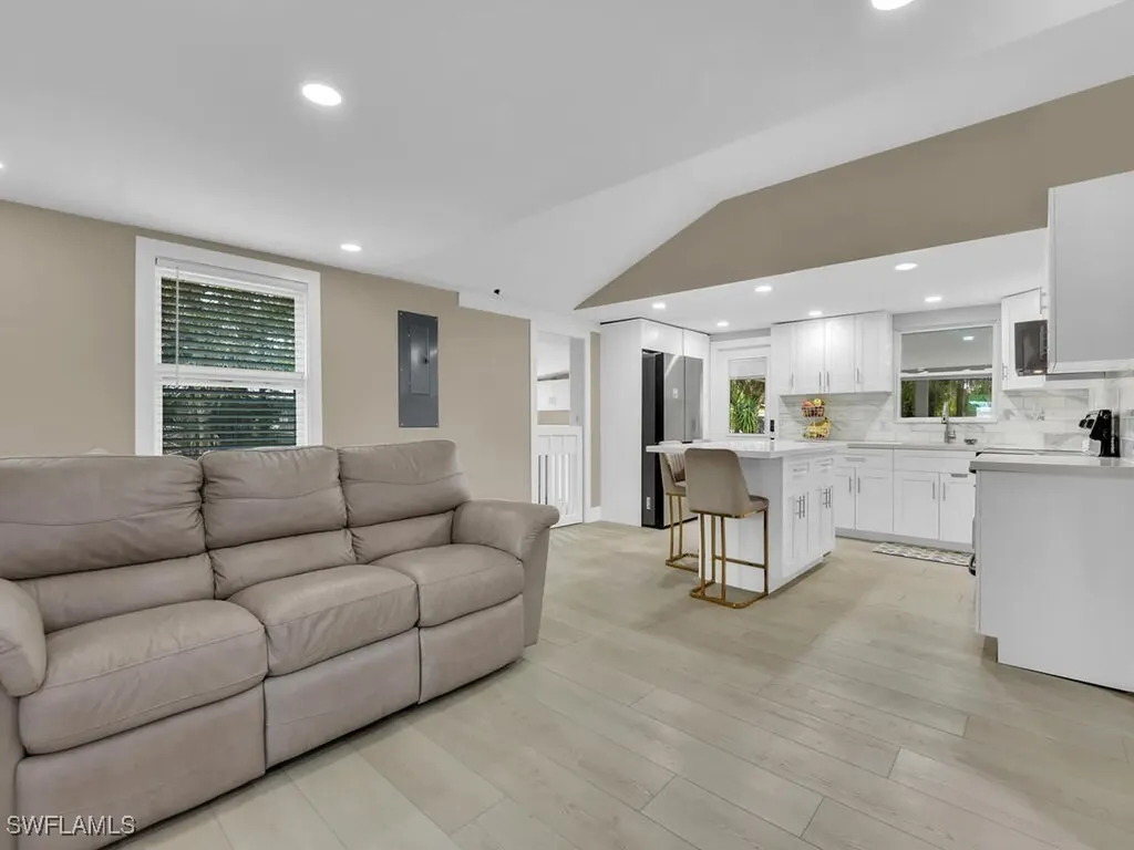 2180 Della Drive Naples FL 34117