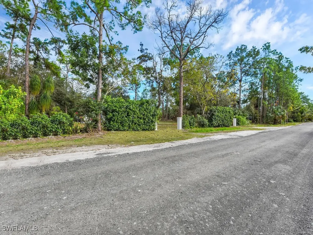 2180 Della Drive Naples FL 34117