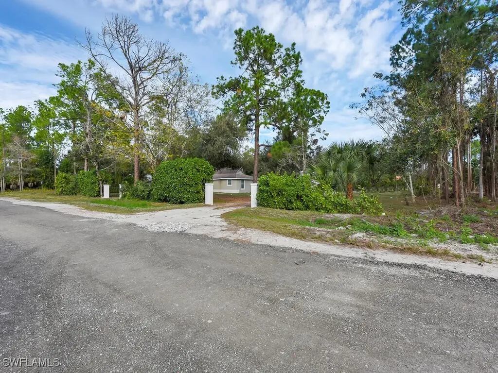 2180 Della Drive Naples FL 34117