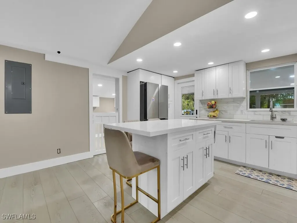2180 Della Drive Naples FL 34117