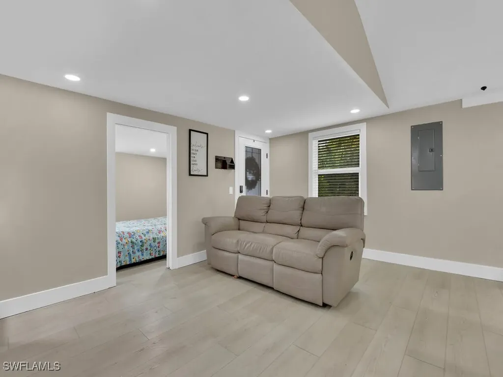2180 Della Drive Naples FL 34117